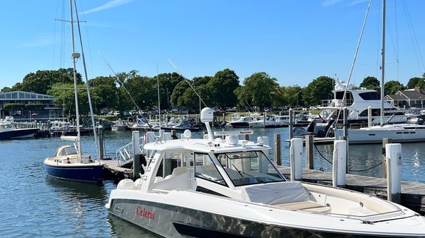 Boston Whaler 420 Outrage 