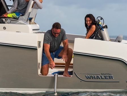 Boston Whaler 420 Outrage image