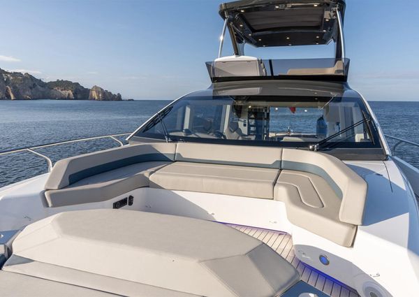 Fairline SQUADRON-58 image