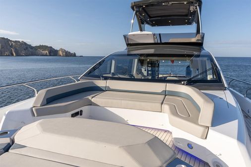 Fairline SQUADRON-58 image