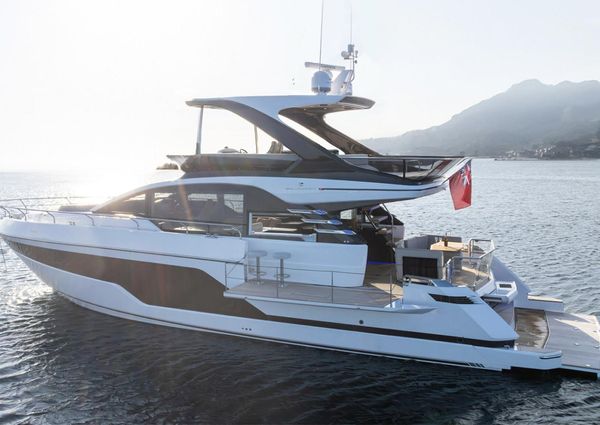 Fairline SQUADRON-58 image