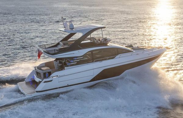 2025 Fairline Squadron 58