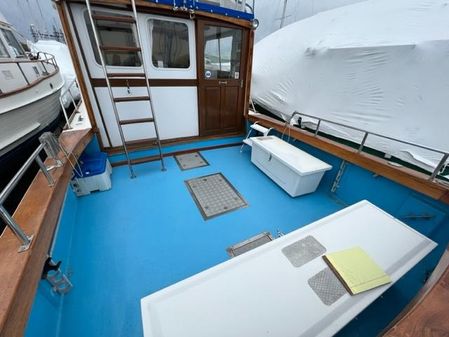 Nauset Flybridge Cruiser with Hardtop image