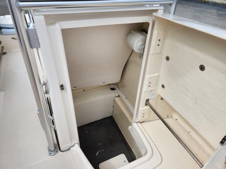 Robalo R200-CENTER-CONSOLE image