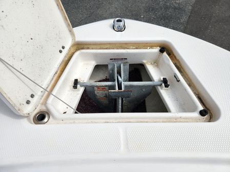 Robalo R200-CENTER-CONSOLE image