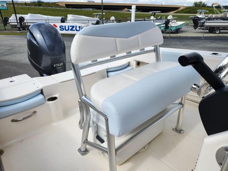 Robalo R200-CENTER-CONSOLE image