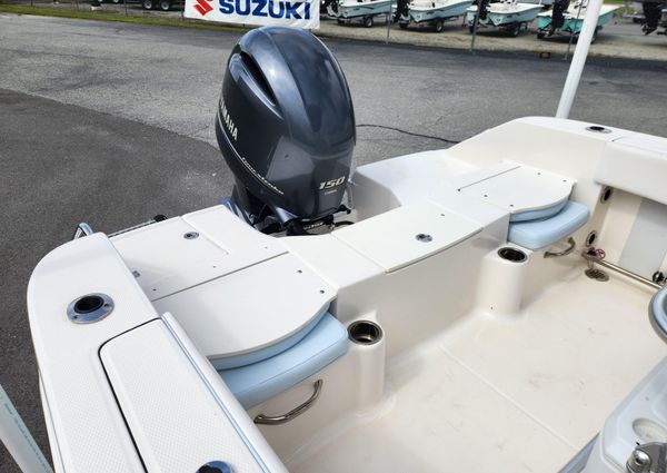 Robalo R200-CENTER-CONSOLE image