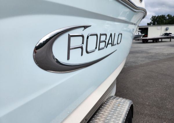 Robalo R200-CENTER-CONSOLE image