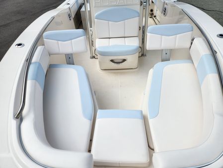 Robalo R200-CENTER-CONSOLE image