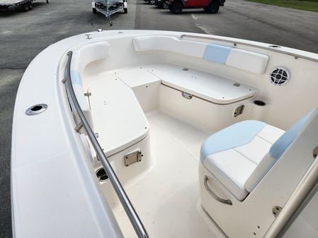 Robalo R200-CENTER-CONSOLE image