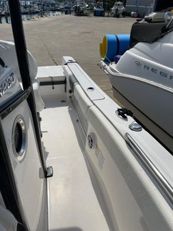 Robalo R230 image