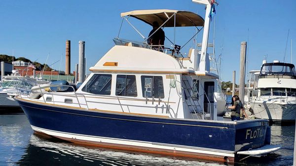 Sabre 36' Flybridge Sedan