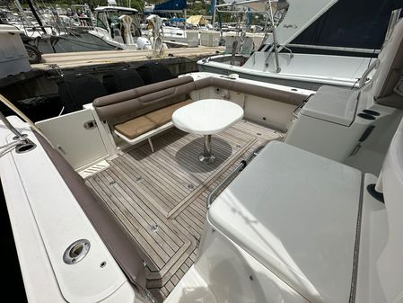 Boston Whaler 345 Conquest image