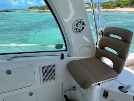 Boston Whaler 345 Conquest image