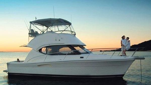 Riviera 33 Flybridge 