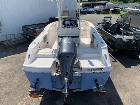 Robalo R200-CENTER-CONSOLE image
