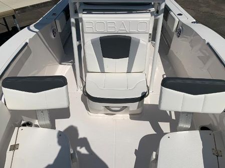 Robalo R200-CENTER-CONSOLE image