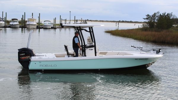 Robalo 246 Cayman 