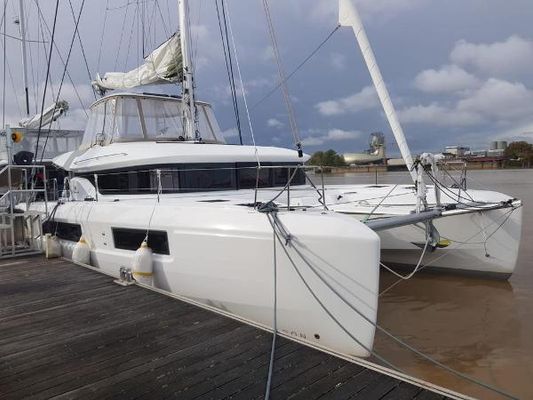 Lagoon 50 - main image