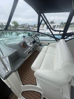 Cruisers Yachts 320 Express image