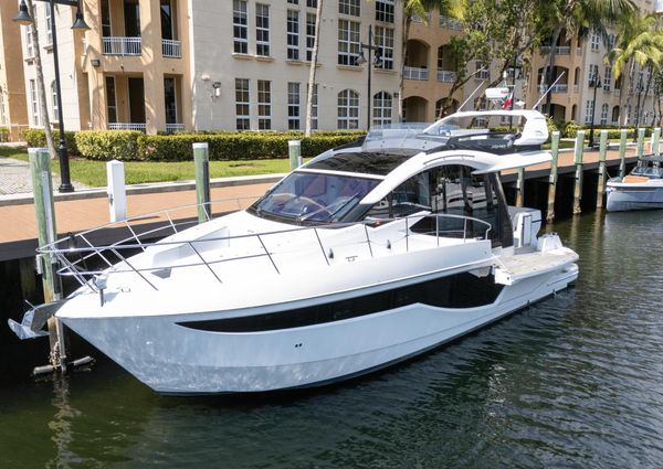 Galeon 470 Sky image