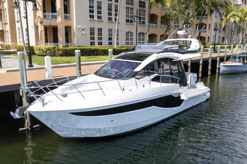 Galeon 470 Sky image