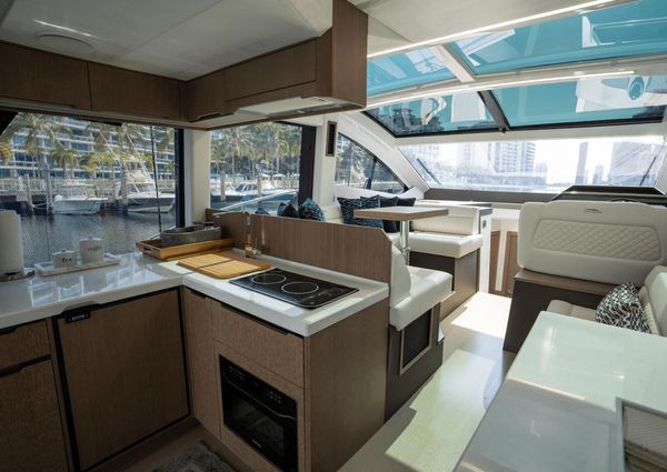 Galeon 470 Sky image