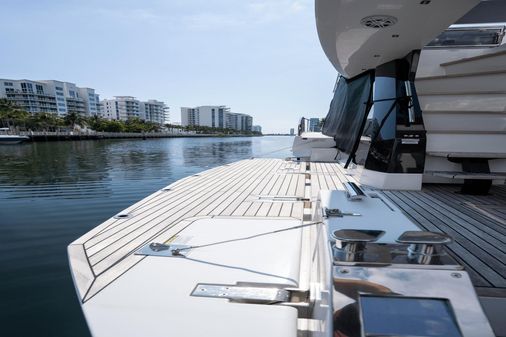 Galeon 470 Sky image