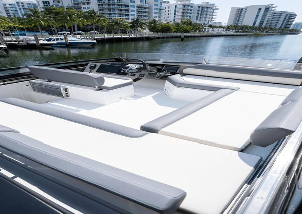 Galeon 470 Sky image