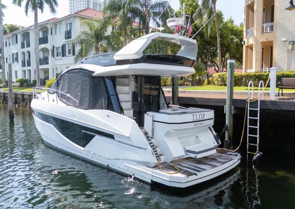 Galeon 470 Sky image