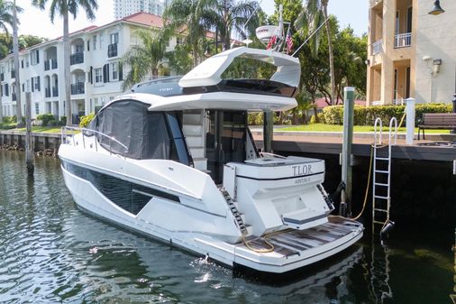 Galeon 470 Sky image