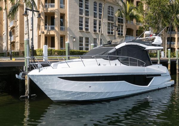 Galeon 470 Sky image