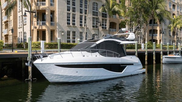 Galeon 470 Sky