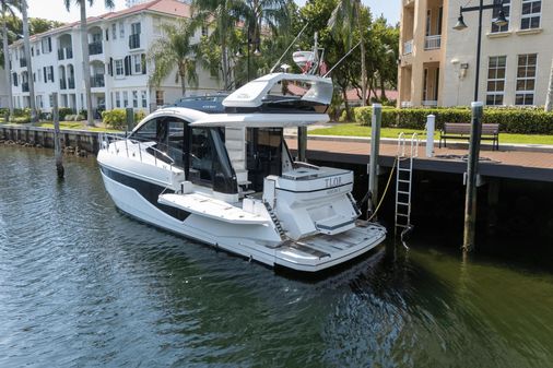 Galeon 470 Sky image