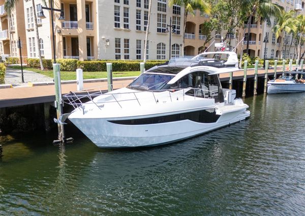 Galeon 470 Sky image