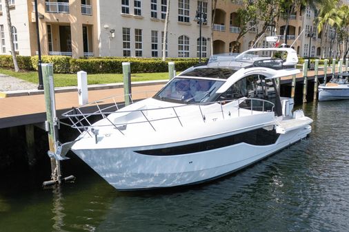 Galeon 470 Sky image