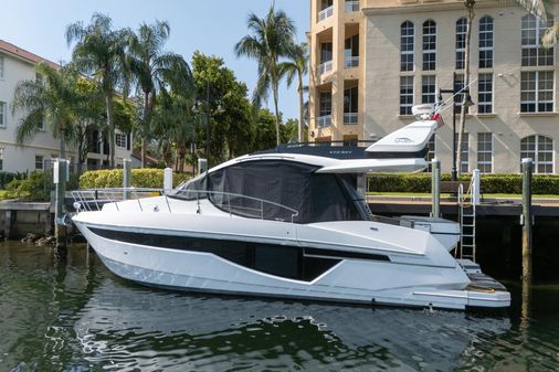 Galeon 470 Sky image