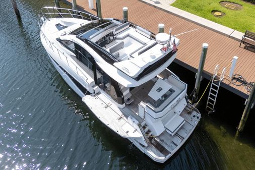 Galeon 470 Sky image