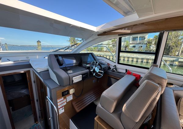 Cruisers Yachts 42 Cantius image