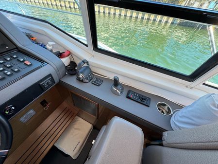 Cruisers Yachts 42 Cantius image