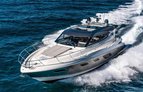 2024 Riviera 6000 Sport Yacht