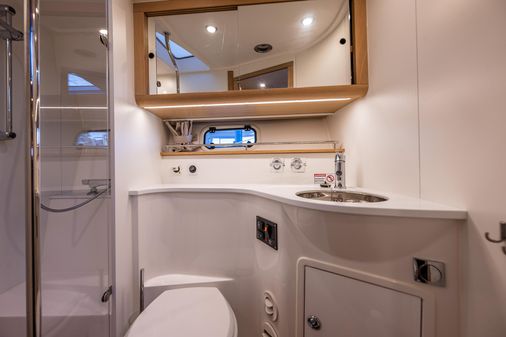 Nimbus 405 Flybridge image