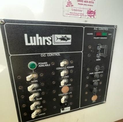 Luhrs 250 Center Console image