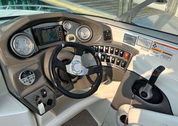 Rinker 276-CAPTIVA-CUDDY image