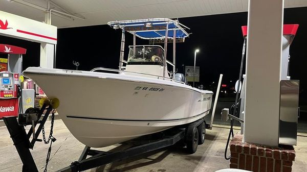 Sea Hunt Triton 202