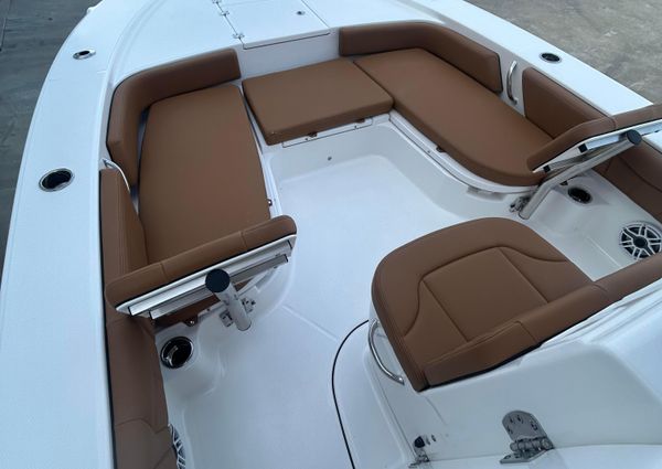 Robalo 246-CAYMAN image