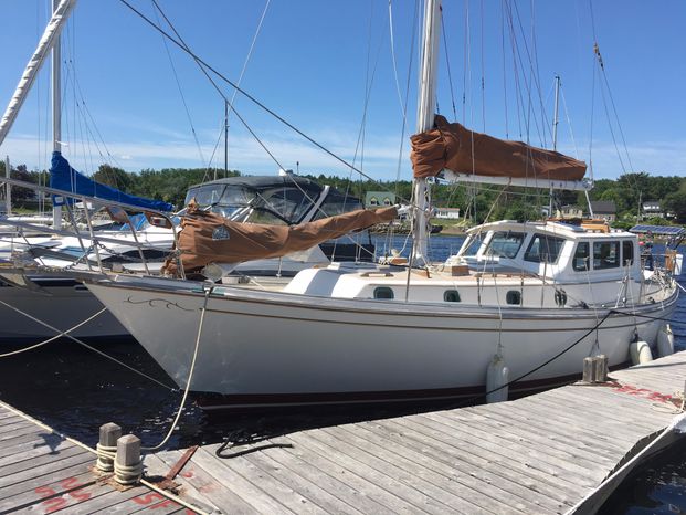 pilot house sailboats for sale in canada