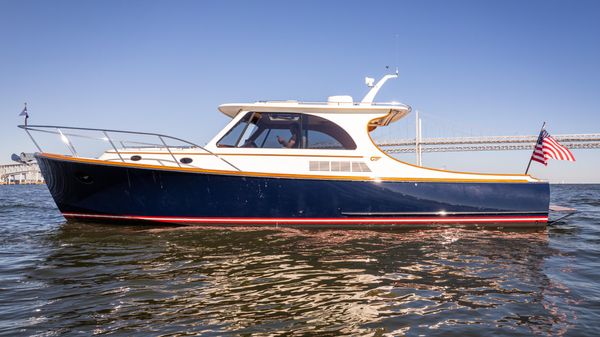 Hinckley Picnic Boat 40