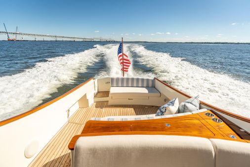 Hinckley Picnic Boat 40 image