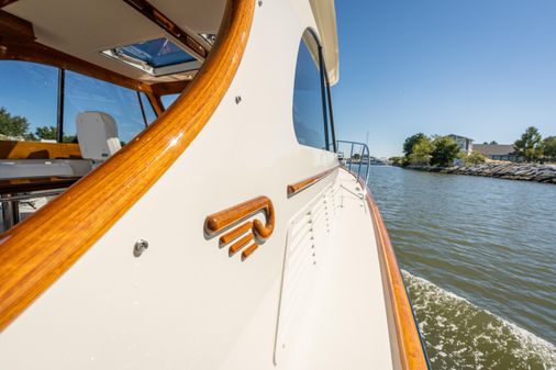 Hinckley Picnic Boat 40 image